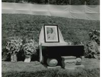 월남 이상재 선생 묘비 제막식 사진(1957)