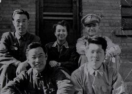 광복군 제3지대원들과 OSS 윔스 대위(1945.7, 중국 곤명)